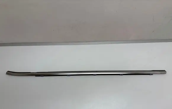 KIA Sportage Front door glass trim molding 