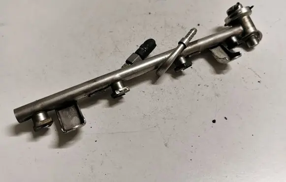 Audi A6 S6 C6 4F Fuel main line pipe 05B135681