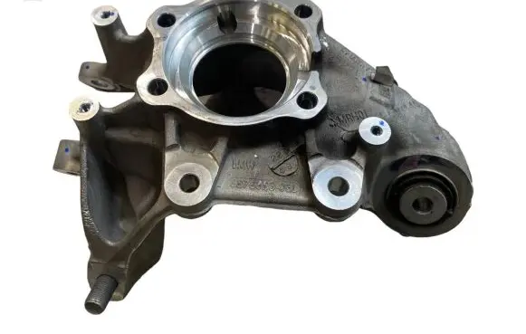 BMW X7 G07 Rear wheel hub spindle/knuckle 6876653 6876651