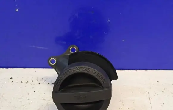 Volvo V70 Oil filler cap 31330189 30777537