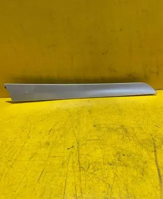 Audi A4 S4 B8 8K Front door trim bar 8K0867409