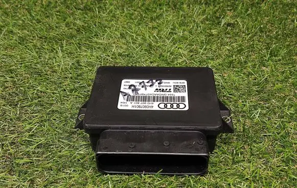 Audi A6 S6 C7 4G Hand brake control module 4H0907801H 4H0907801A