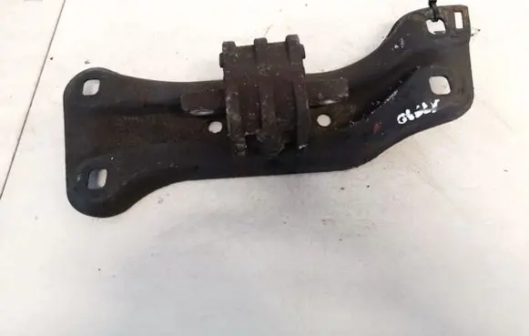 Mercedes-Benz C W202 Engine mount bracket