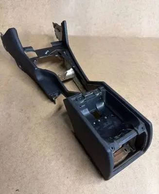 BMW 5 E39 Center console 8159687