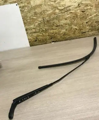 Peugeot 5008 Windshield/front glass wiper blade 9672059680