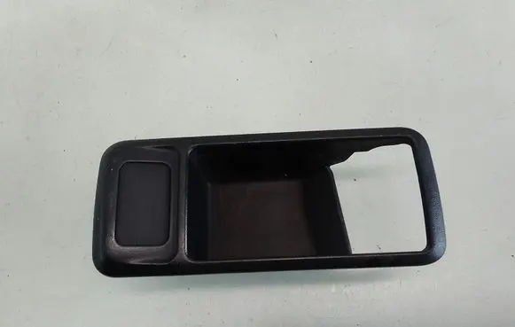 Other rear door trim element