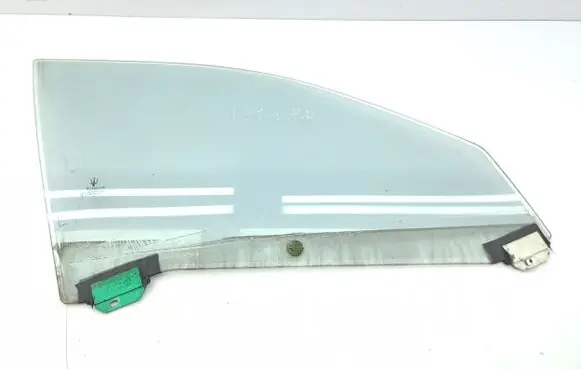 Maserati Quattroporte Front door window glass four-door