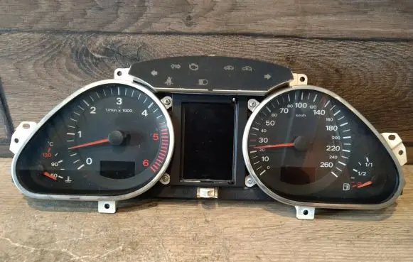 Audi A6 S6 C6 4F Speedometer (instrument cluster) 5540007312 5550007301