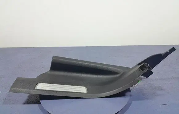 Volvo XC90 Other sill/pillar trim element 31363747