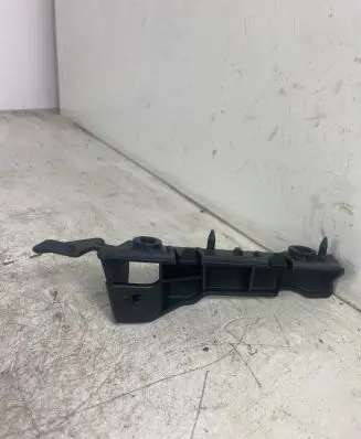 Audi A5 Fender mounting bracket 8T0807284C 15443