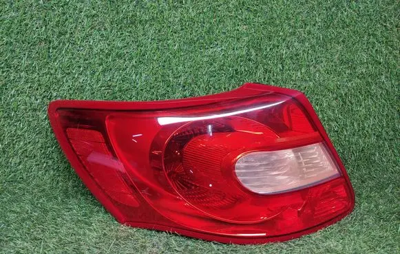 Suzuki Kizashi Rear/tail lights F114000433