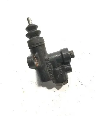 Clutch slave cylinder