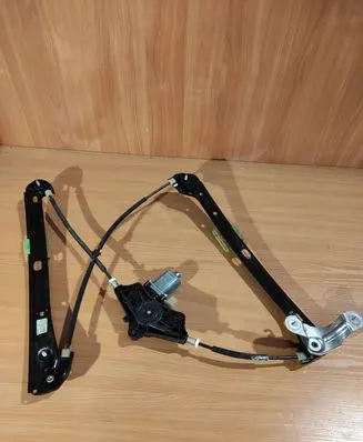 Volkswagen Golf VII Front door window regulator with motor 5G4837461H C03532105