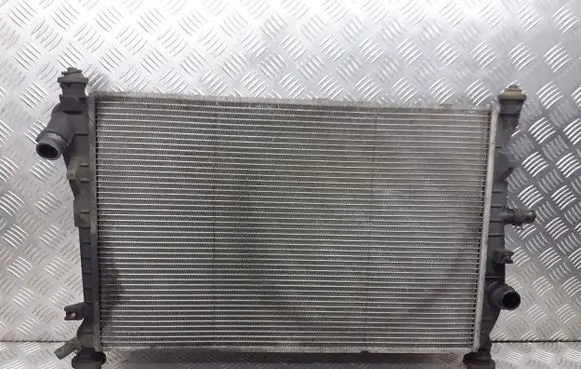 Ford Mondeo Mk III Coolant radiator