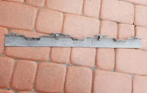 Opel Insignia A Front bumper mounting bracket 13354190
