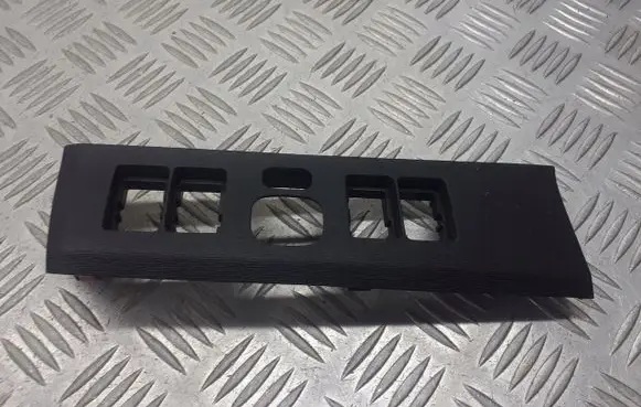 Toyota Avensis T270 Radio/GPS head unit trim 55446-05060