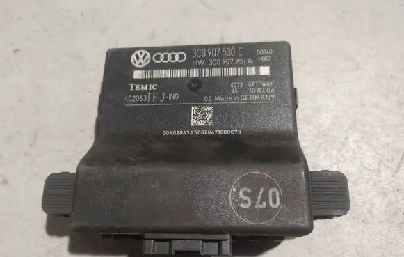 Volkswagen PASSAT B6 Gateway control module 3C0907530C 3C0907951A