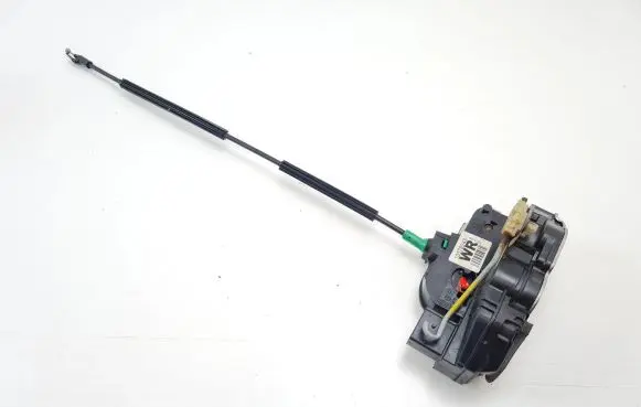 Chevrolet Orlando Rear door lock 13578243