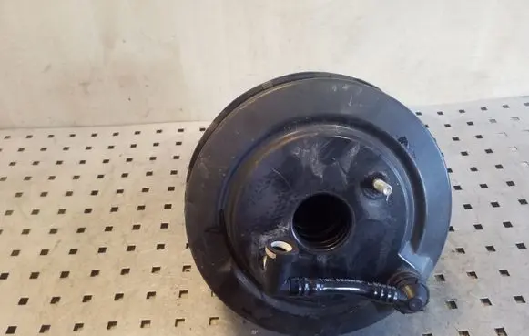 BMW 3 E90 E91 Brake booster 6764126