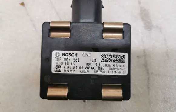 Volkswagen Golf VII Distronic sensor radar 3QF907561 3QF907572