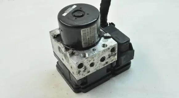 Volvo S80 ABS Pump 31261142
