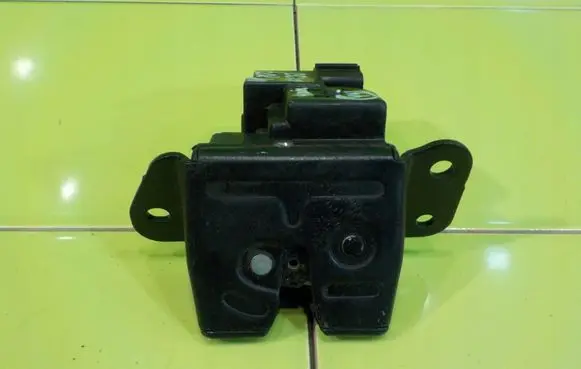 Hyundai ix20 Tailgate exterior lock 812301H000
