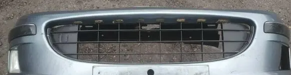 Peugeot 407 Front bumper melynas