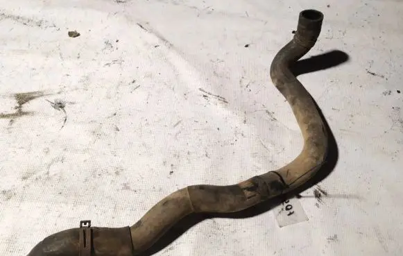 Volkswagen Touran I Engine coolant pipe/hose