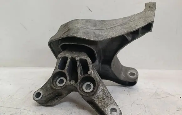 Peugeot 308 Engine mount bracket EB2PF