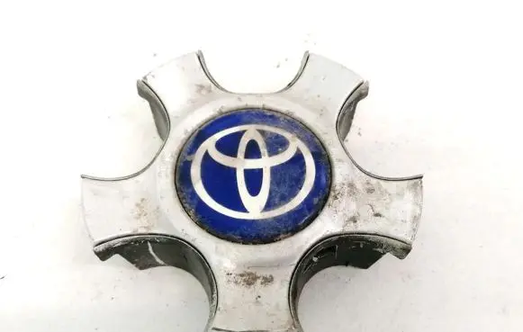 Toyota Avensis Verso Original wheel cap