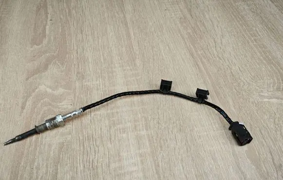 BMW X6 G06 Oil temperature sensor 8476481