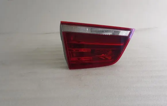 Tailgate rear/tail lights