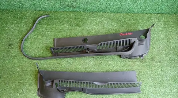 Volkswagen Touran III Wiper trim 5TB819403D 5TC819403D