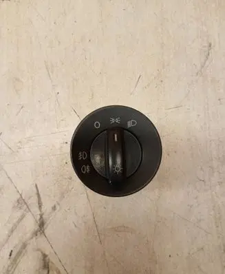 Skoda Octavia Mk2 (1Z) Light switch 748500470000 1Z0941431C 95212
