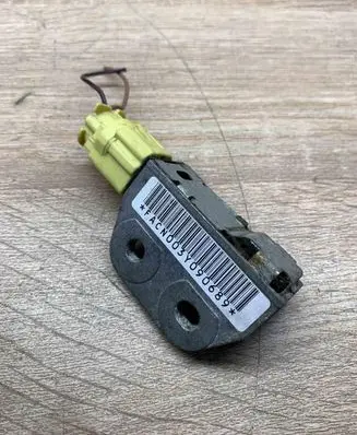 Nissan X-Trail T30 Airbag deployment crash/impact sensor FACN003Y090689