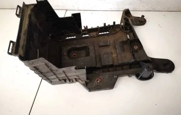 Battery box tray