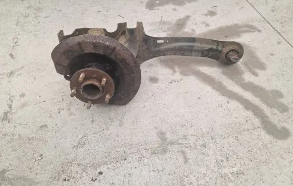 Ford Grand C-MAX Rear wheel hub BV615A969BF 270226051814