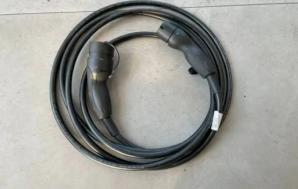 Volvo EX40 Electric car charging cable 32324603