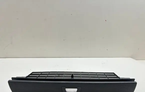 Glove box