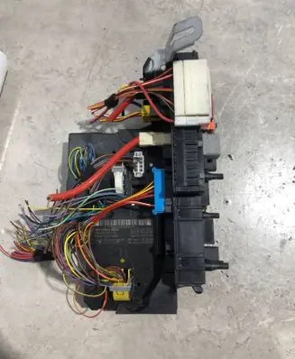 Mercedes-Benz CLS C218 X218 SAM control unit 2129003922 2129015205 2129026107