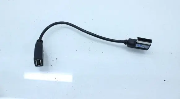 Volkswagen Golf Plus USB socket connector 5N0035558