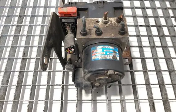 KIA Sportage ABS Pump OK08E437AE