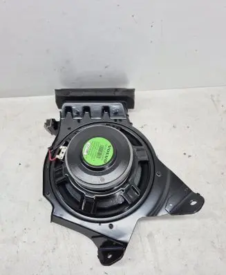 Volvo XC40 Subwoofer speaker 31438479