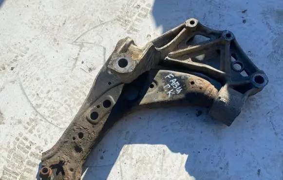 Skoda Fabia Mk2 (5J) Front lower control arm/wishbone