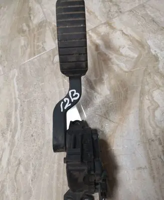 Renault Laguna II Accelerator throttle pedal 6PV00811901 8200003392