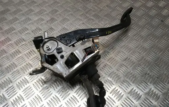 Hyundai i40 Clutch pedal 328023Z920
