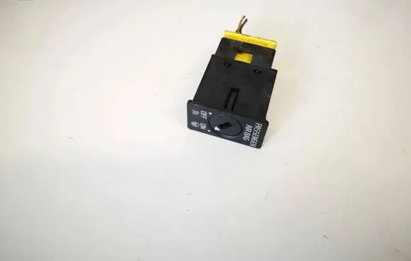 Passenger airbag on/off switch
