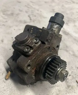 Renault Trafic II (X83) Fuel injection high pressure pump H8200690744 8200804288 0445010170