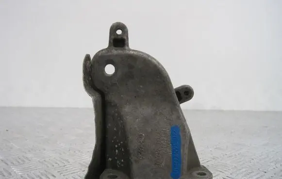 BMW X3 E83 Engine mount bracket 3451668