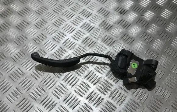 Toyota Auris 150 Accelerator throttle pedal 7811002030 78110-02030